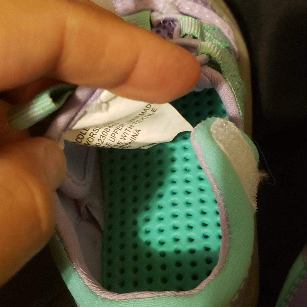 Kid Shoes - Picture 4 of 7